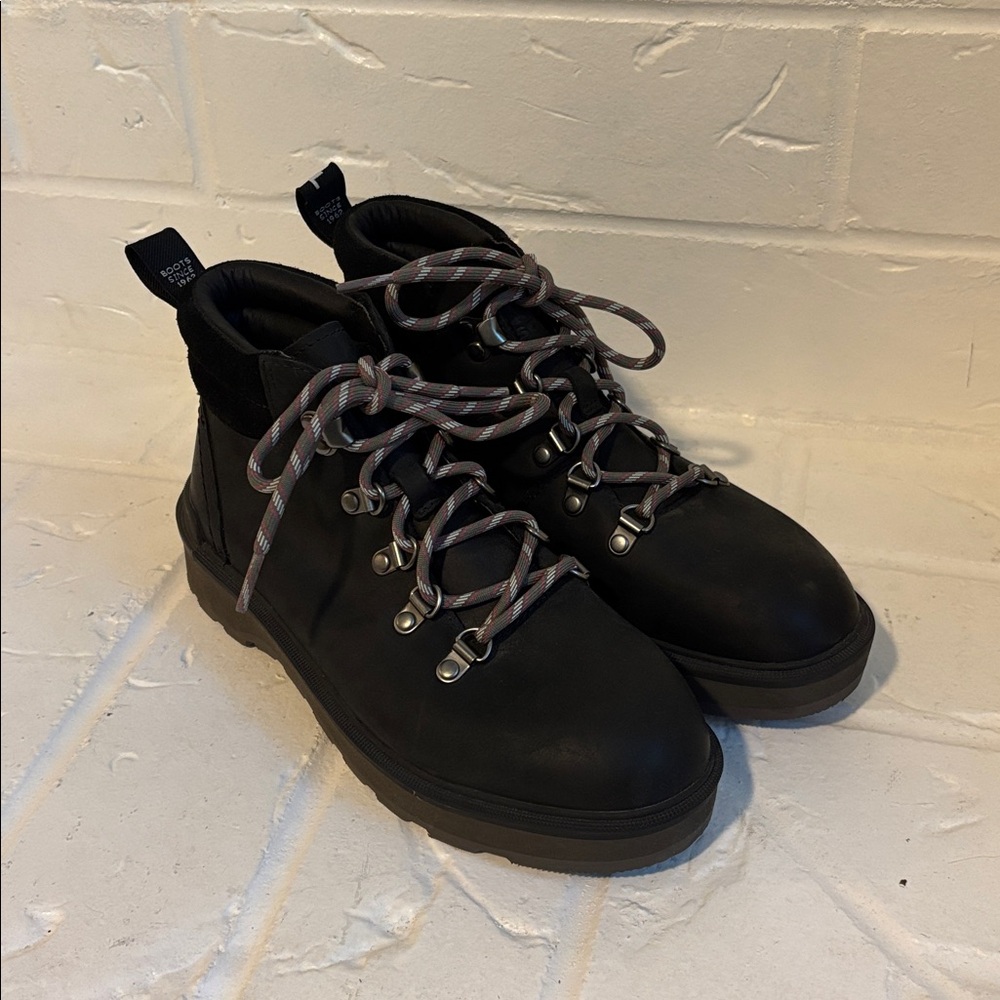 NWOT Sorrel Hi-Line Jett Black Waterproof Mid Hiking Boots